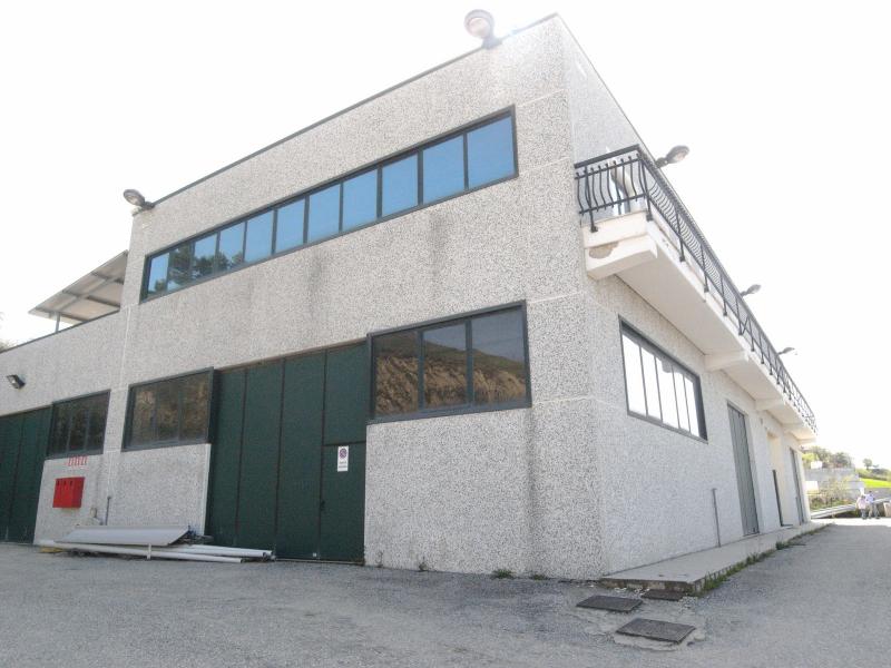 ufficio in vendita a Castorano in zona San Silvestro