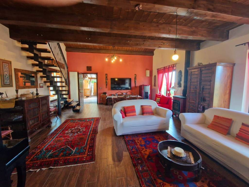 casa indipendente in vendita a Castorano