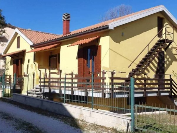 pentavano in vendita a Castorano