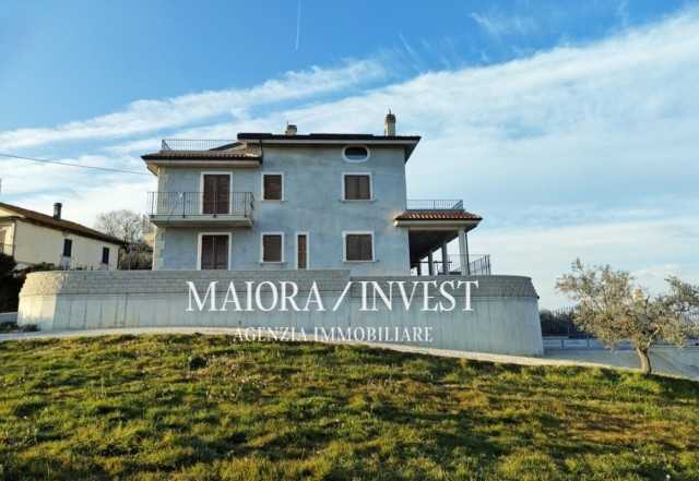 appartamento in vendita a Castorano in zona Pescolla