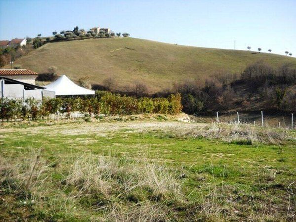 terreno edificabile in vendita a Castorano