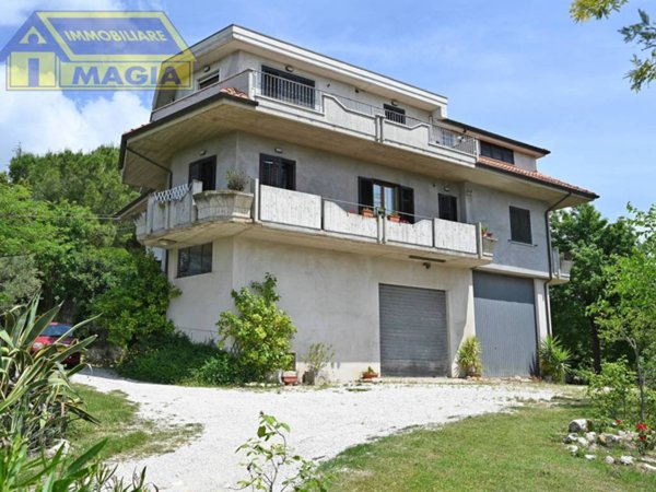 casa indipendente in vendita a Castorano in zona San Silvestro