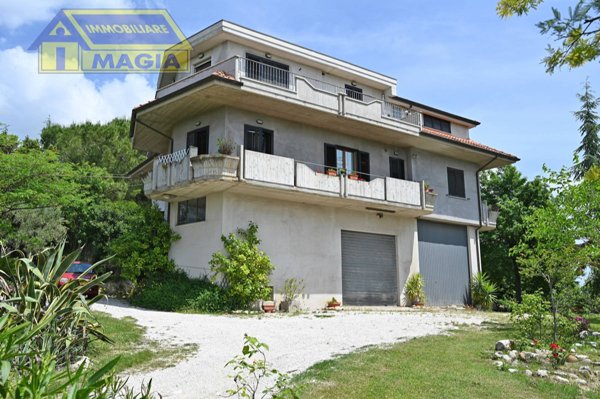 casa indipendente in vendita a Castorano in zona San Silvestro