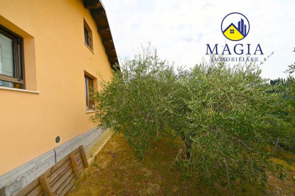 casa indipendente in vendita a Castorano