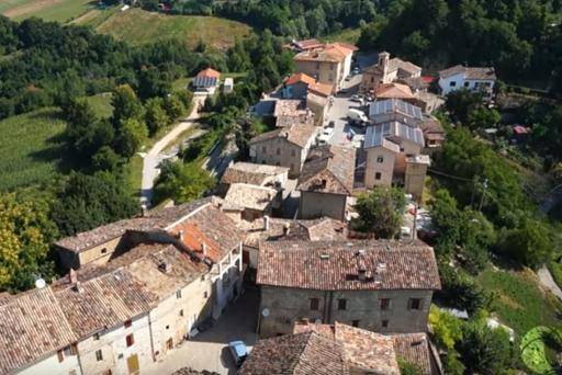 locale di sgombero in vendita a Castorano