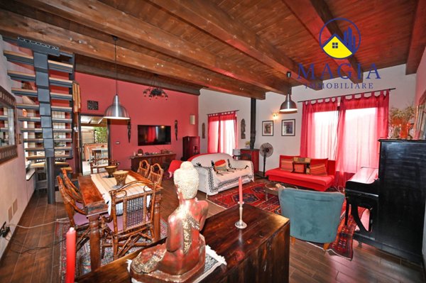 casa indipendente in vendita a Castorano