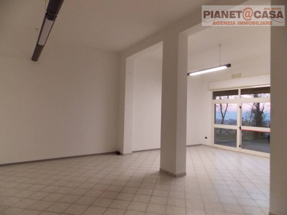 negozio in vendita a Castorano