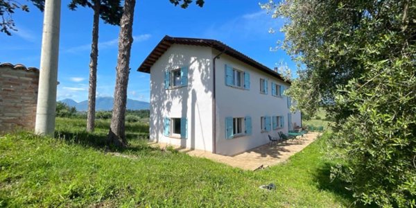 casa indipendente in vendita a Castorano