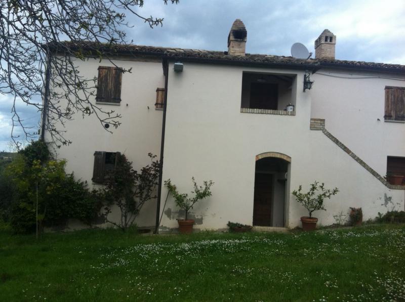 casa indipendente in vendita a Castorano