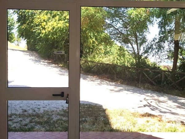 negozio in vendita a Castorano