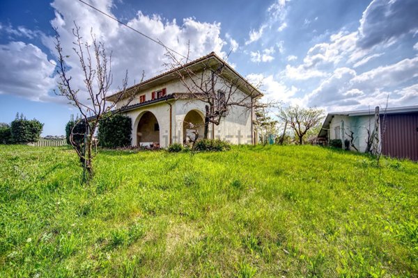 casa indipendente in vendita a Castorano