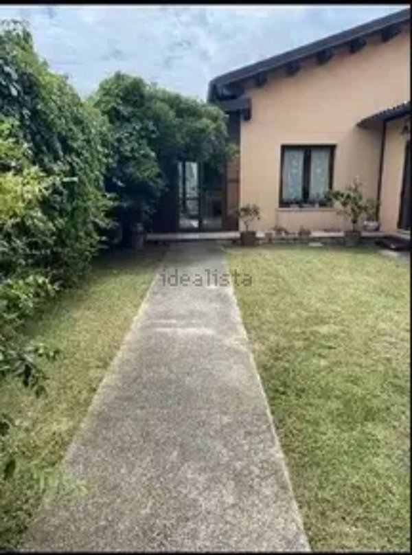 casa indipendente in vendita a Castorano