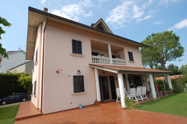 casa indipendente in vendita a Colli del Tronto