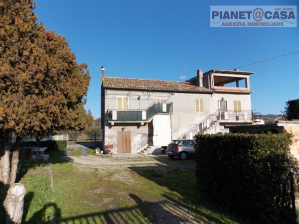 casa indipendente in vendita a Colli del Tronto