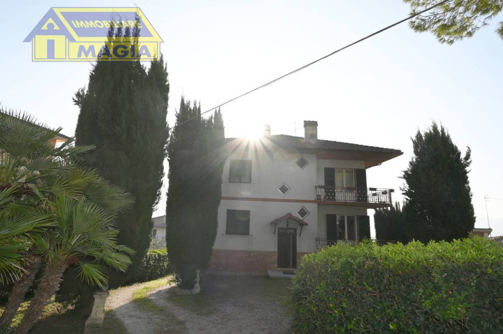 appartamento in vendita a Colli del Tronto