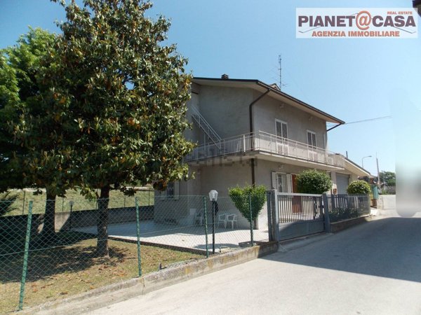 casa indipendente in vendita a Colli del Tronto