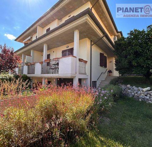 casa indipendente in vendita a Colli del Tronto in zona Villa San Giuseppe
