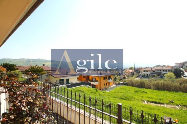 casa indipendente in vendita a Colli del Tronto