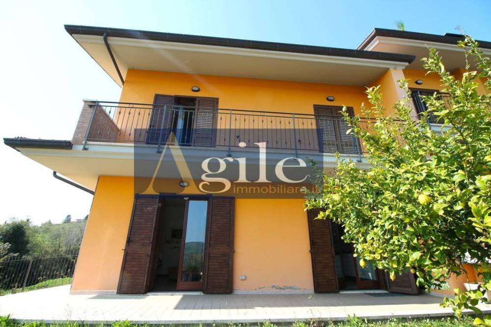 casa indipendente in vendita a Colli del Tronto