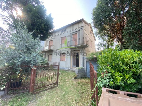 casa indipendente in vendita a Colli del Tronto