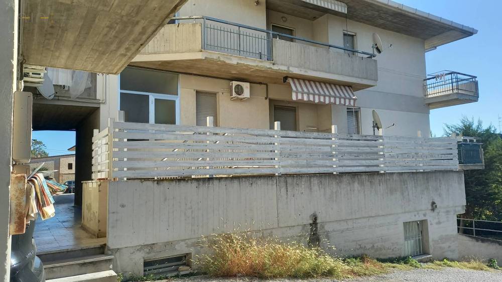 appartamento in vendita a Colli del Tronto in zona Villa San Giuseppe