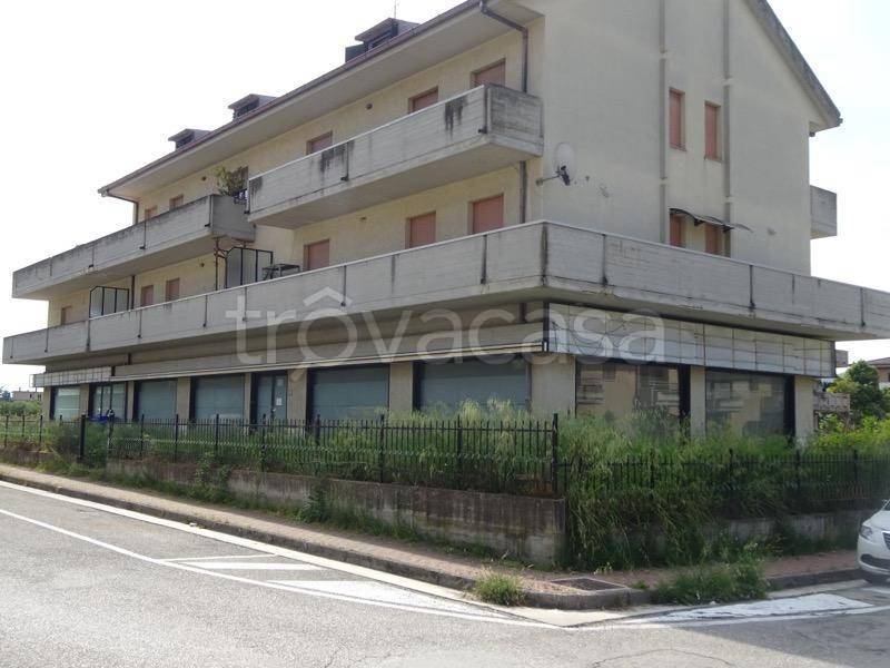 negozio in vendita a Colli del Tronto in zona Villa San Giuseppe