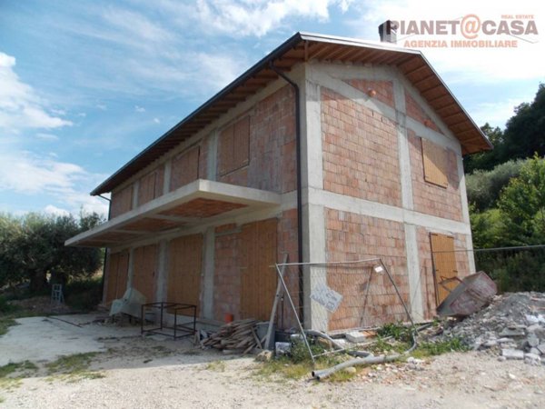 casa indipendente in vendita a Colli del Tronto in zona Vivare