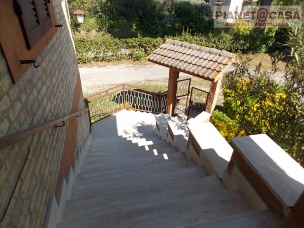 casa indipendente in vendita a Colli del Tronto