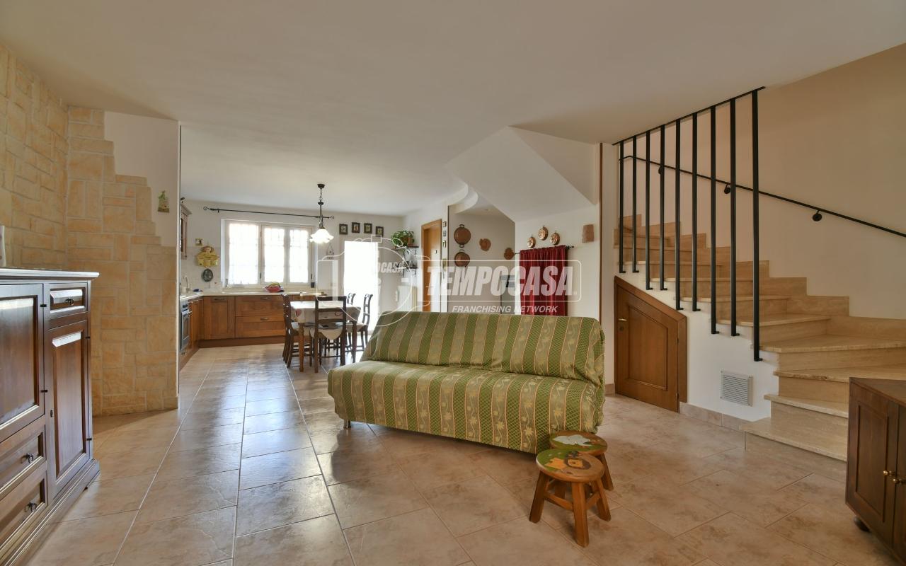 casa indipendente in vendita a Colli del Tronto