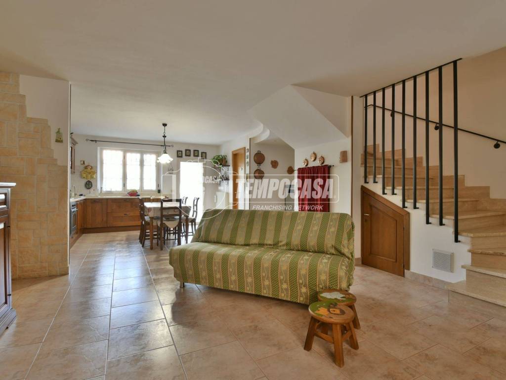 casa indipendente in vendita a Colli del Tronto