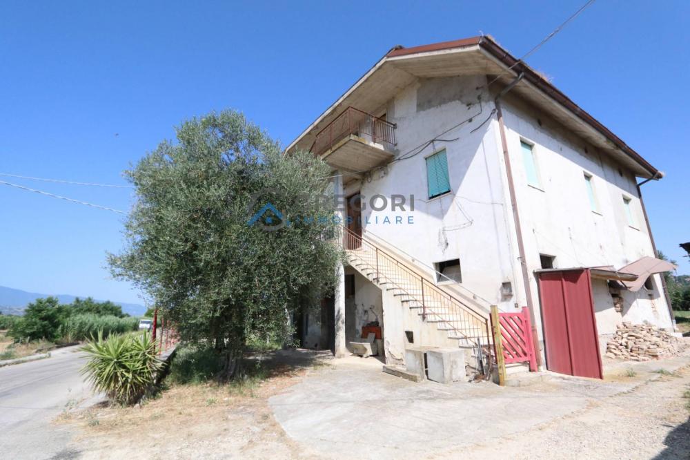 casa indipendente in vendita a Colli del Tronto