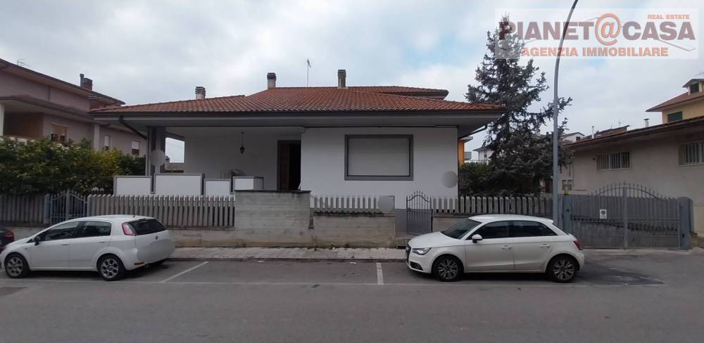 casa indipendente in vendita a Colli del Tronto