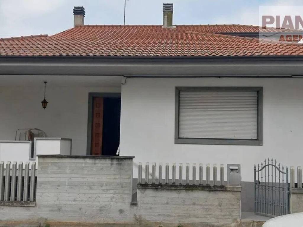 casa indipendente in vendita a Colli del Tronto in zona Villa San Giuseppe