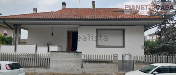 casa indipendente in vendita a Colli del Tronto