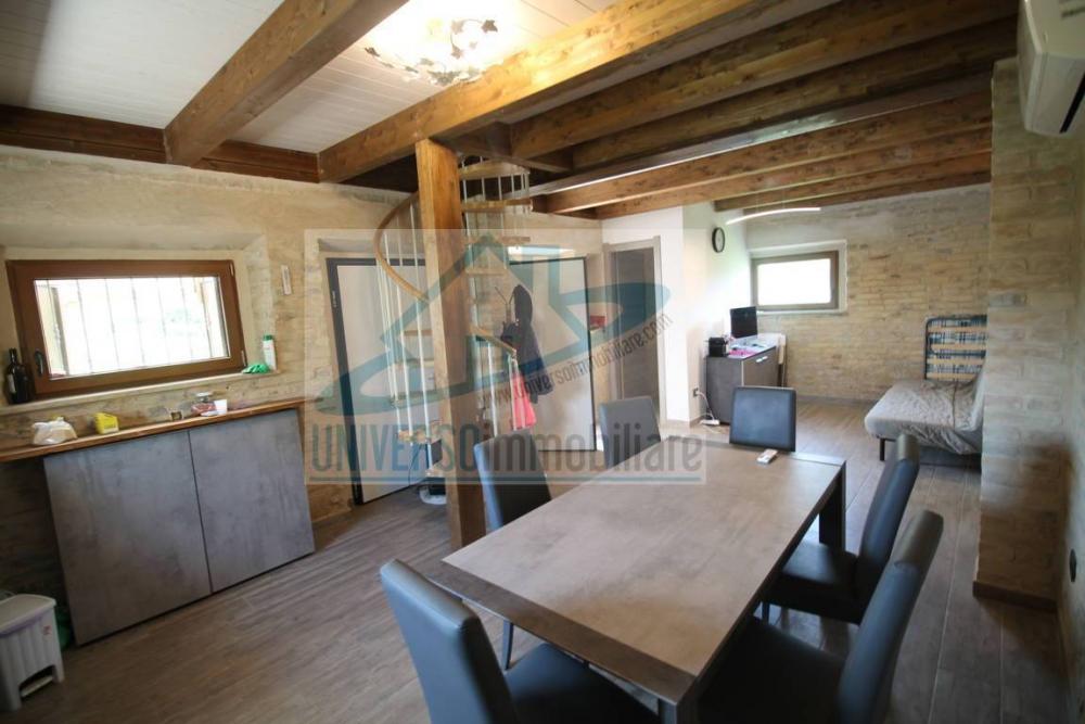 casa indipendente in vendita a Colli del Tronto