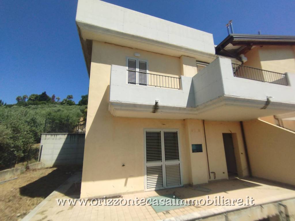 appartamento in vendita a Colli del Tronto