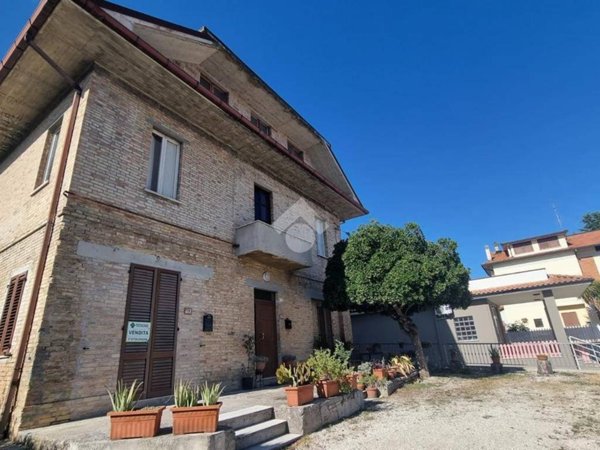 casa indipendente in vendita a Colli del Tronto in zona Villa San Giuseppe