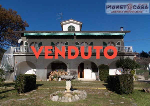 casa indipendente in vendita a Colli del Tronto