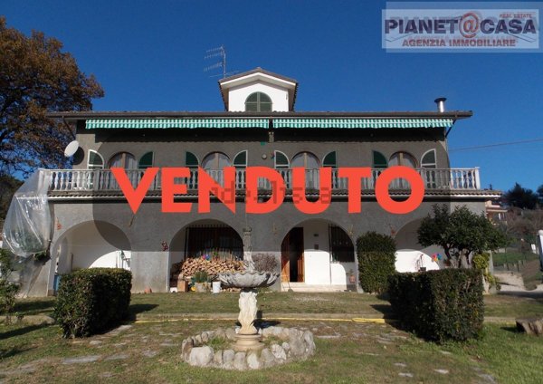 casa indipendente in vendita a Colli del Tronto
