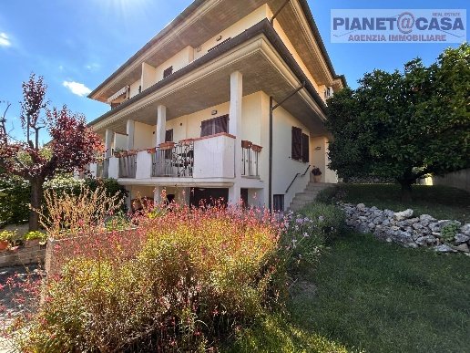 casa indipendente in vendita a Colli del Tronto in zona Villa San Giuseppe