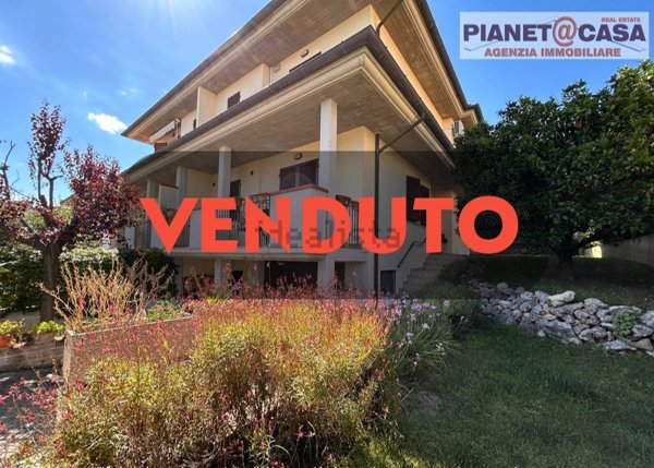 casa indipendente in vendita a Colli del Tronto