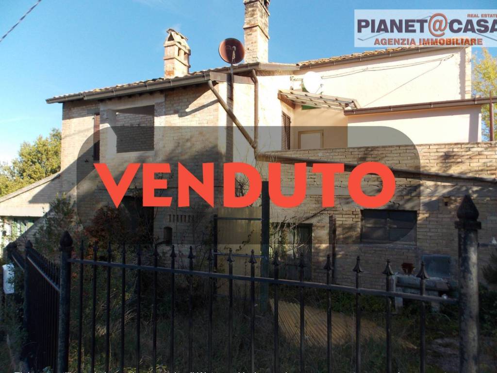 casa indipendente in vendita a Colli del Tronto