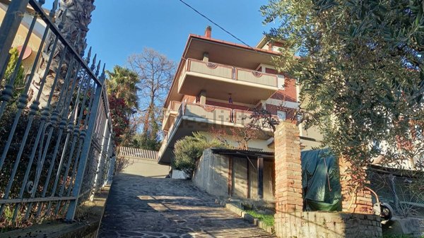 casa indipendente in vendita a Colli del Tronto