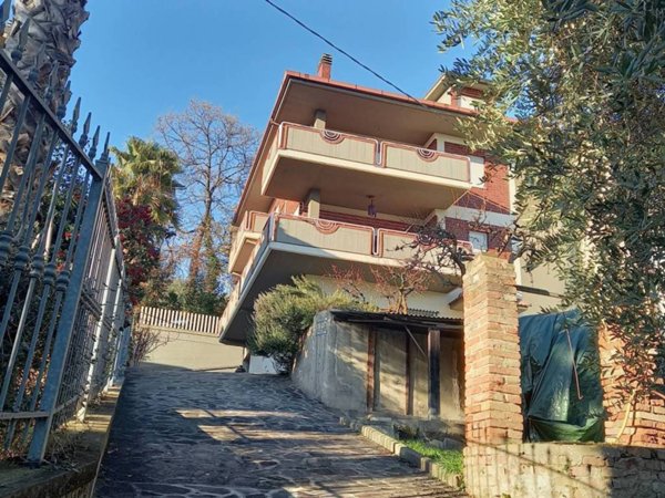 casa indipendente in vendita a Colli del Tronto