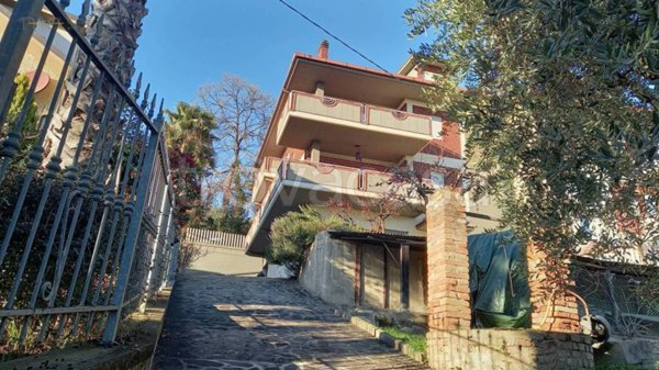 casa indipendente in vendita a Colli del Tronto