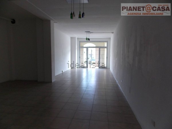 locale commerciale in vendita a Colli del Tronto