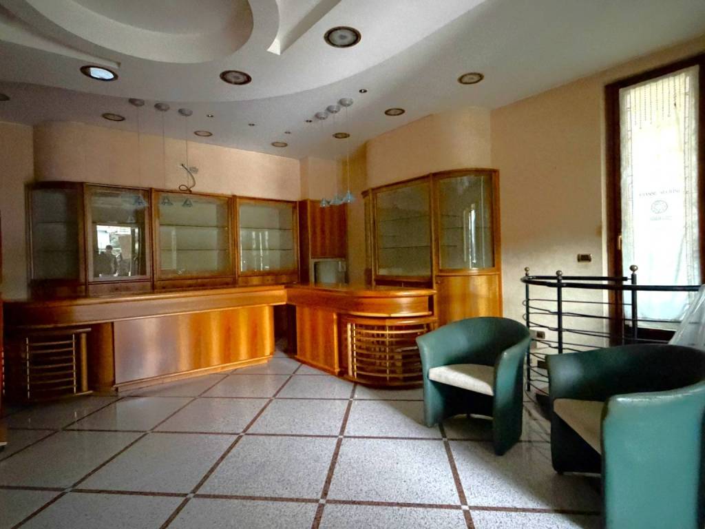 negozio in vendita a Colli del Tronto in zona Villa San Giuseppe