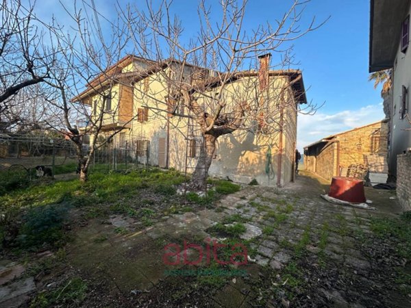 casa indipendente in vendita a Colli del Tronto in zona Vivare