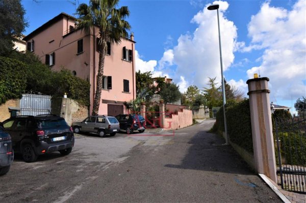 casa indipendente in vendita a Colli del Tronto in zona Vivare