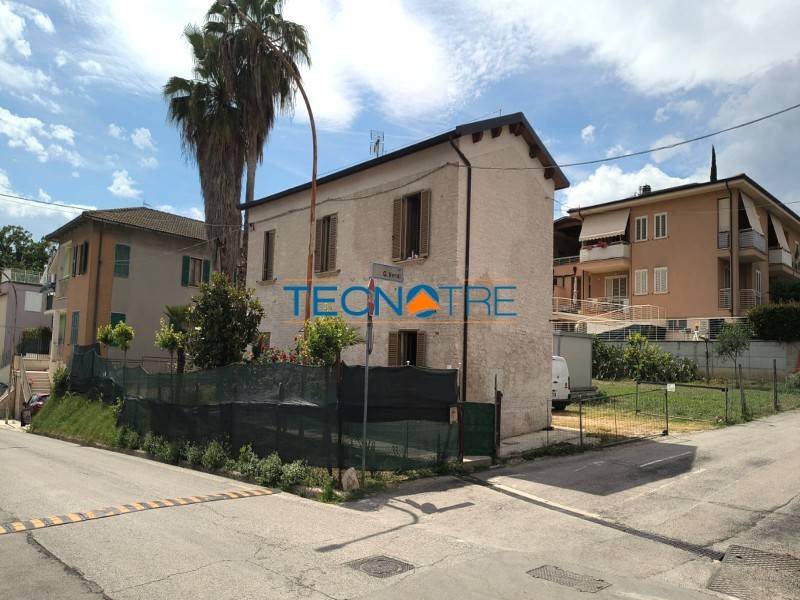 casa indipendente in vendita a Colli del Tronto in zona Vivare